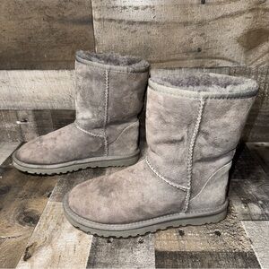 UGG Australia 1016223 Women's Classic Short II Winter Boots - Grey (Size 6)